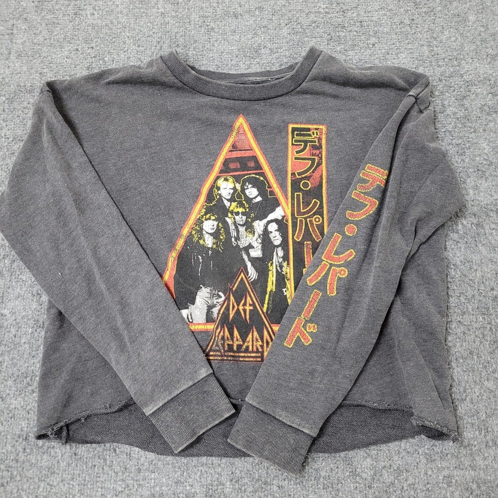 Def Leppard Sweatshirt Womens Size M Black Cropped Graphic Band Rock Raw Hem